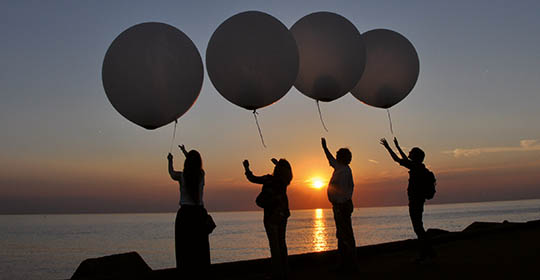 Verstreuung Heliumballon| Naturbestattungen